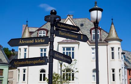 Start planning your cruise and book your excursions to Ålesund