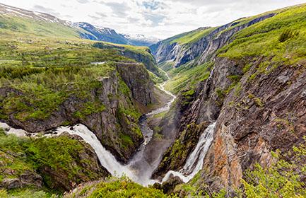 Start planning your cruise and book your excursions in Eidfjord and its surroundings