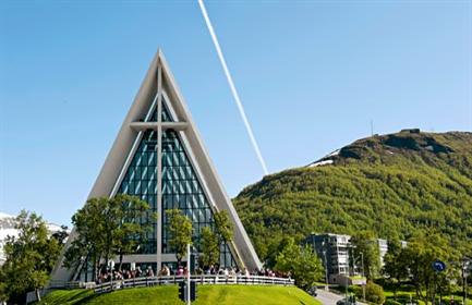 Start planning your cruise and book your excursions to Tromsø