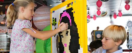 LEGO® VERTICAL PLAY WALL 